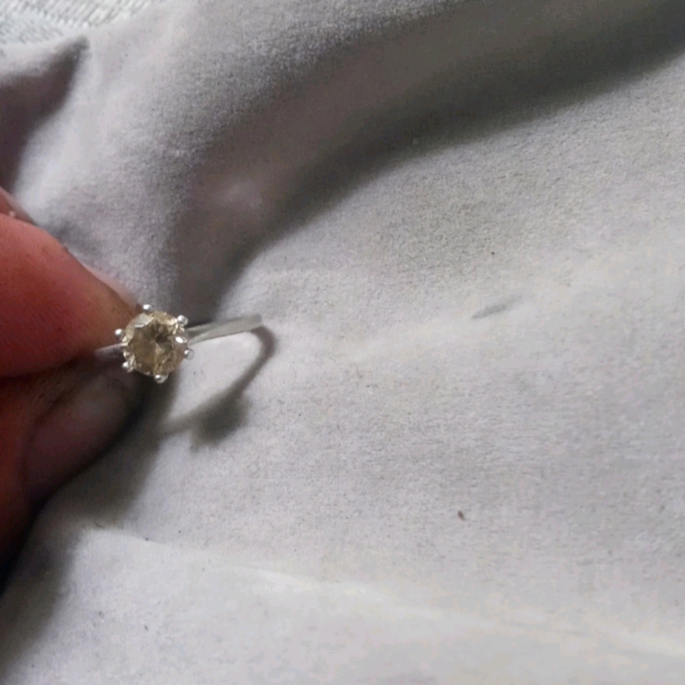 Diamond engagement ring